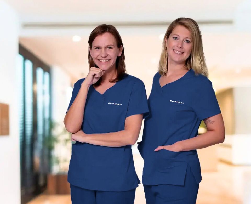 Zwei Mitarbeiterinnen der CleanVision Reinigungsfirma Köln